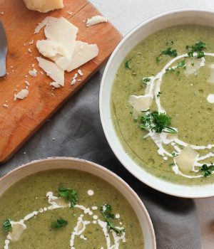 Brokolicová polévka s pohankou a parmezánem