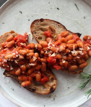 Expresní fazole na topince